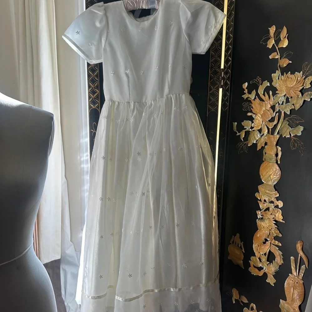 N/A charming white